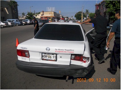 Accidente vial calle 6 de Abril frente a Bomberos