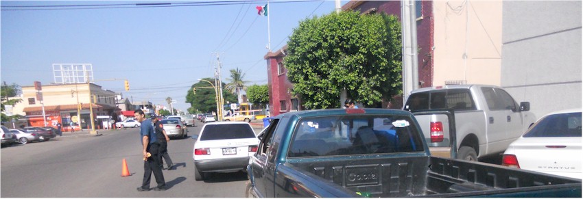 Accidente vial calle 6 de Abril frente a Bomberos