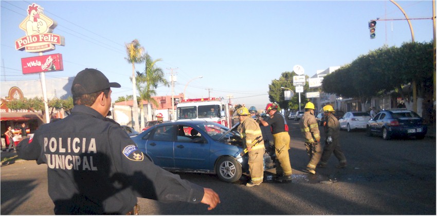 Nuevo accidente en el Eje Vial Tabasco - Foto 3