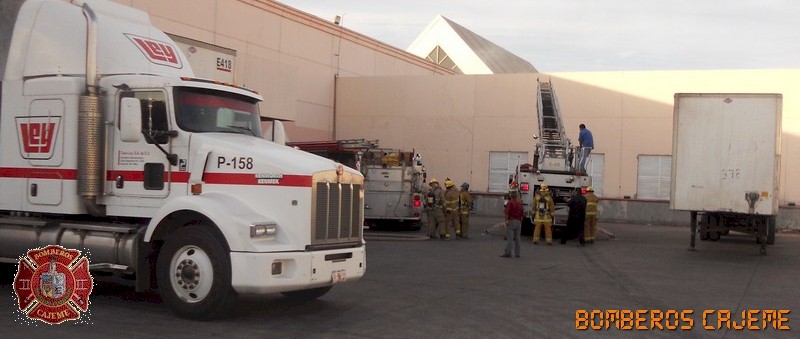 Incendio en Plaza Ley - Jalisco Foto 1