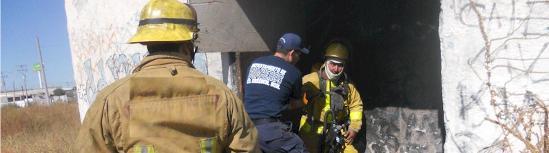 Prctica "Comportamiento del Fuego" realizada por Bomberos Voluntarios del H. Cuerpo de Bomberos Cajeme, foto 2