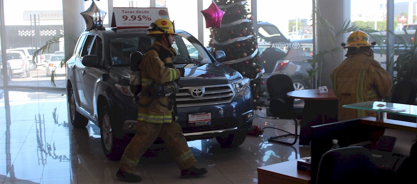 Simulacro de incendio concesionaria Toyota - Foto 1