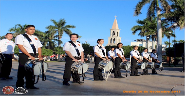 Desfile 20 de Noviembre: Banda de Guerra del H. Cuerpo de Bomberos de Cajeme