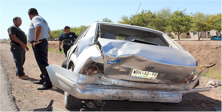 Triple colisin en la Calzada Villanueva - Foto 2