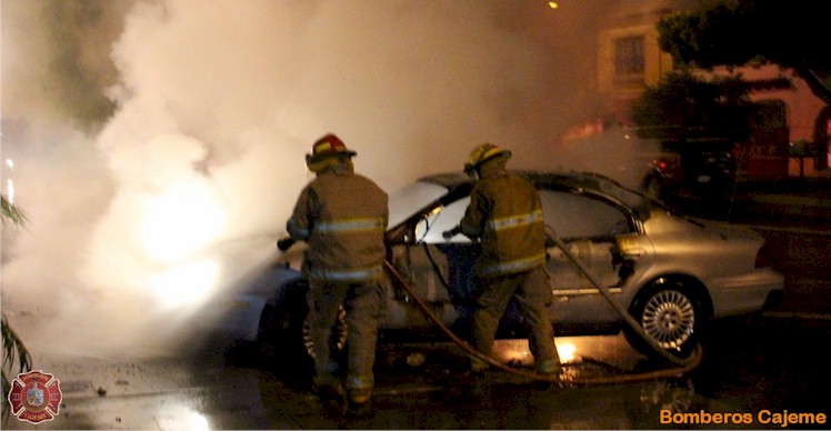 Incendio de vehculo Durangon y Guerrero Foto 5