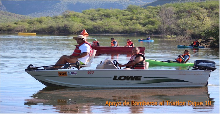 Triatln Dique 10: dos lanchas y tres kayaks de bomberos atentos al evento