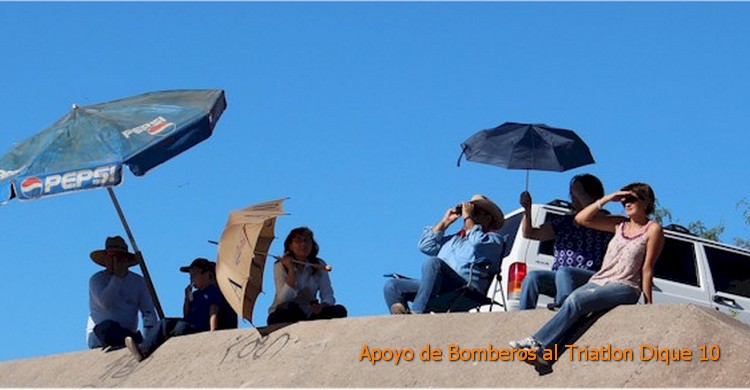 Triatln Dique 10: primer plano de pblico asistente