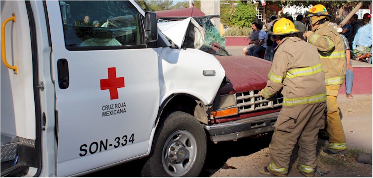 Colisin ambulancia Cruz Roja - Foto 4