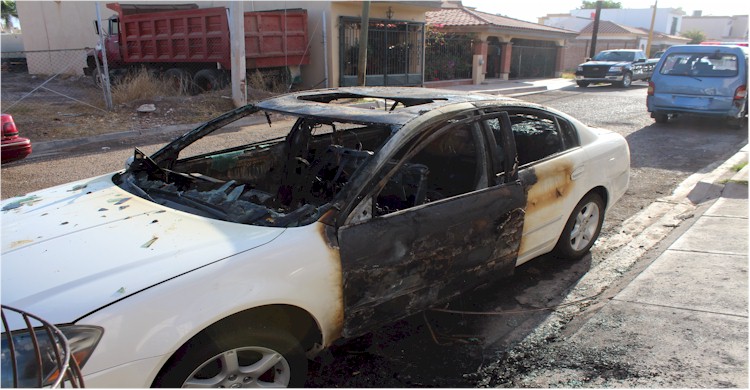 Incendio Nissan calle Bacoache - Foto 3