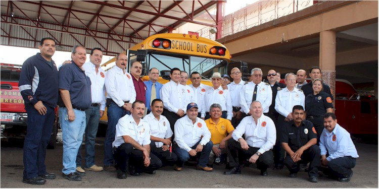 Rotarios donan autobs a Bomberos - Foto 7