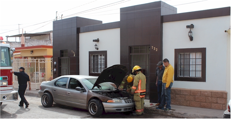 Vehculo incendiado en el Callejn Costa Rica - Foto 3