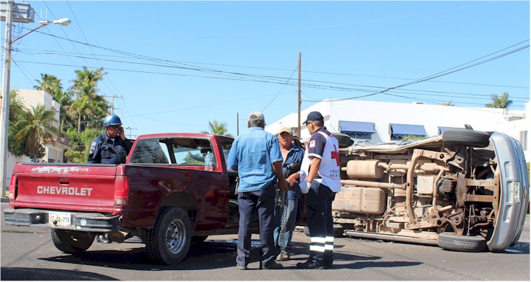 Colisin Eje Vial Coahuila y Cajeme - Foto 2