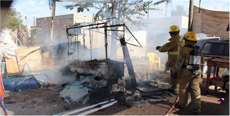 Incendio de carreta abandonada Foto 1