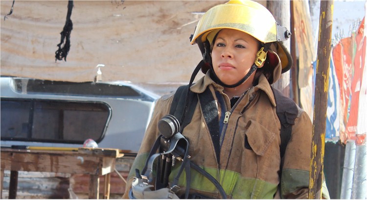 Luly Robles, Paramdico y Bombero