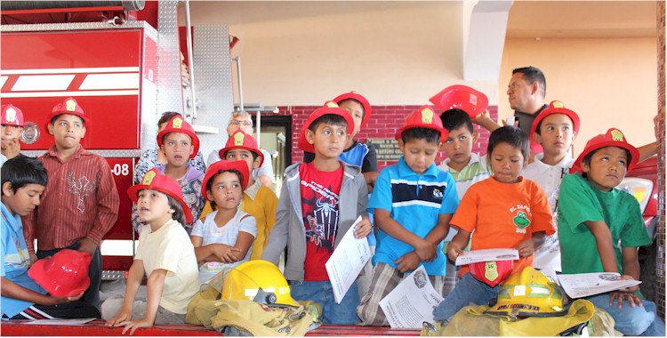 Nias y nios de Cocorit visitan a Bomberos - Foto 8