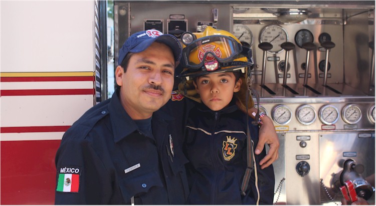 Nias y nios del Instituto Liceo visitan a Bomberos - Foto 2