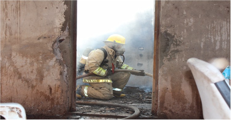 Incendio vivienda La Ladrillera al sur-oriente de la ciudad - Foto 2