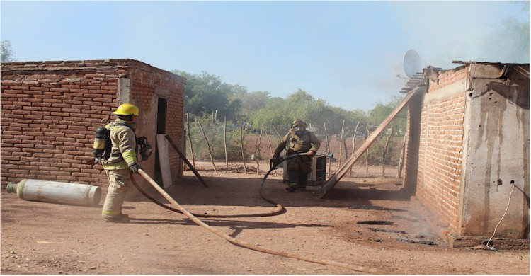 Incendio vivienda La Ladrillera al sur-oriente de la ciudad - Foto 6