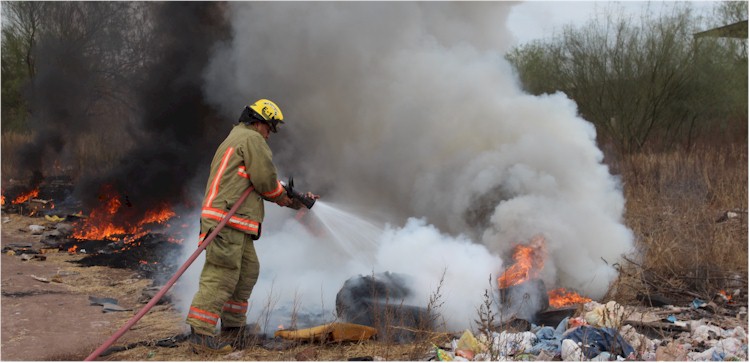 Quema de llantas contribuye a la contaminacin ambiental - Foto 1