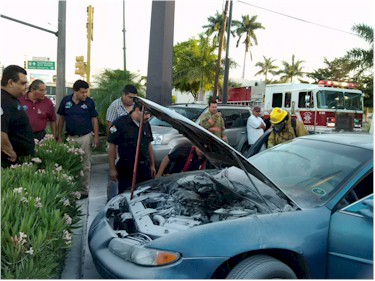 Incendio de vehiculo en MDs - Foto 1