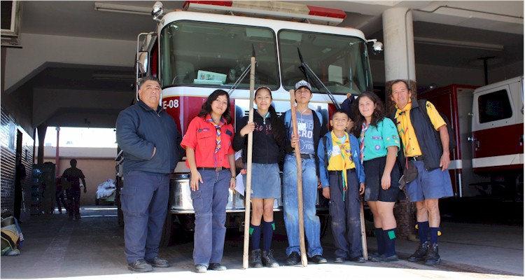 Scouts visitan a Bomberos - Foto 5