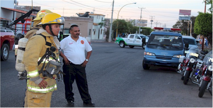 Conato de incendio en local comercial Tabasco / Galeana y Zaragoza - Foto 2