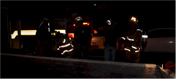 Cae y se incendia tractocamin en el Puente del Ro Yaqui - Foto 16